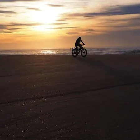 Appartement Magnificent , 200m From The Beach.