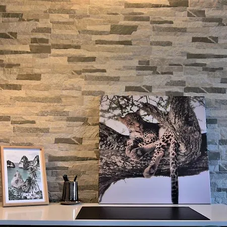 Magnificent , 200m From The Beach. Appartement