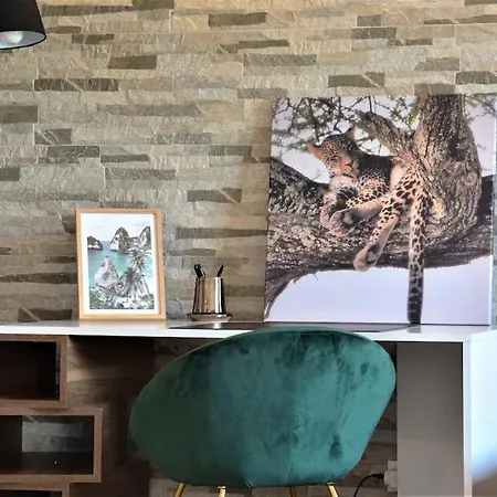 Magnificent , 200m From The Beach. Appartement