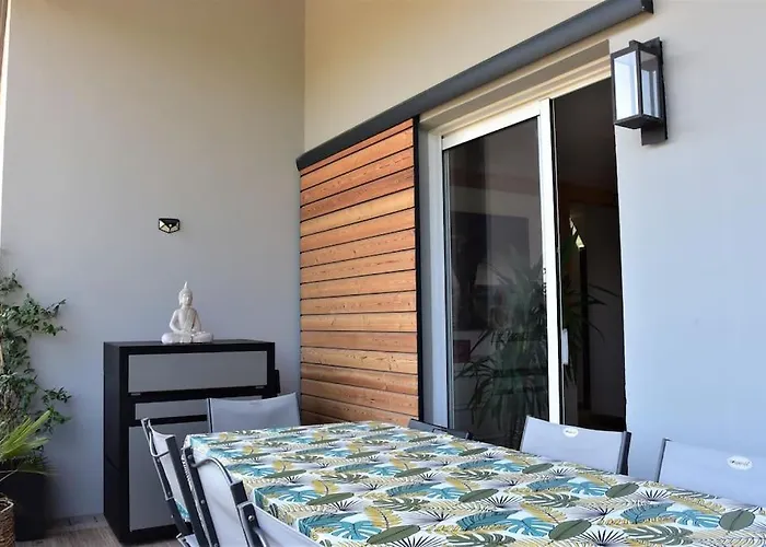 Apartmán Magnificent , 200m From The Beach. *