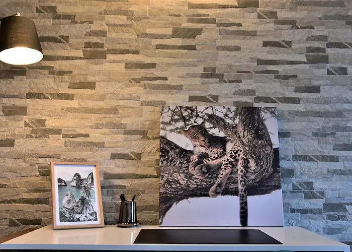 Magnificent , 200m From The Beach. Apartmán