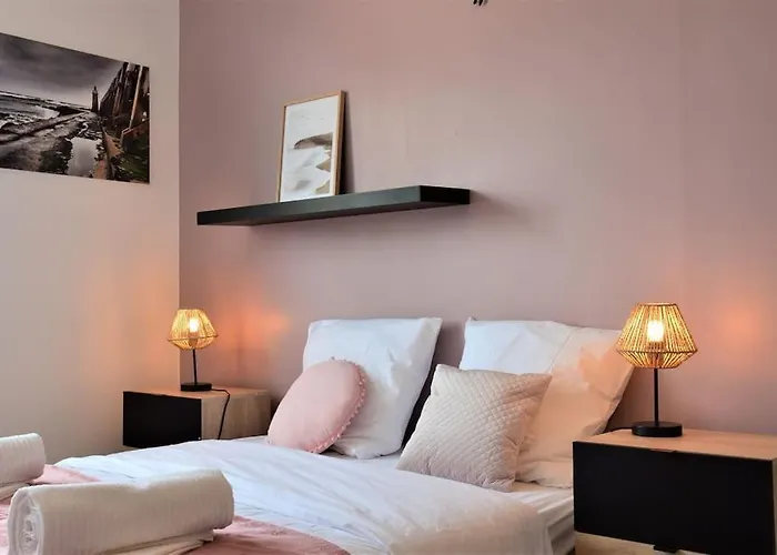 Magnificent , 200m From The Beach. Apartmán *