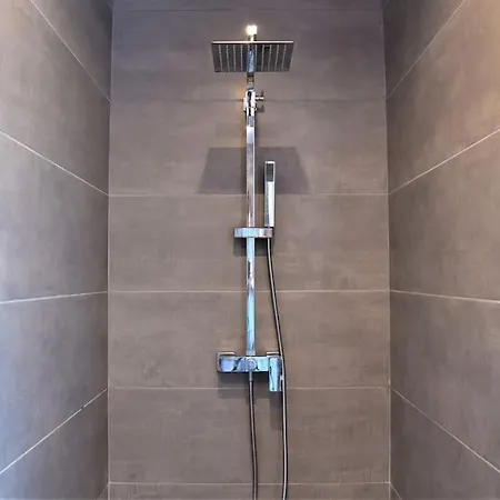 Magnificent , 200m From The Beach. *