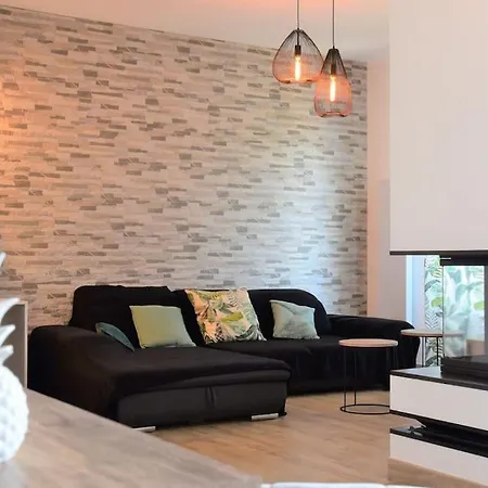 Appartement Magnificent , 200m From The Beach.