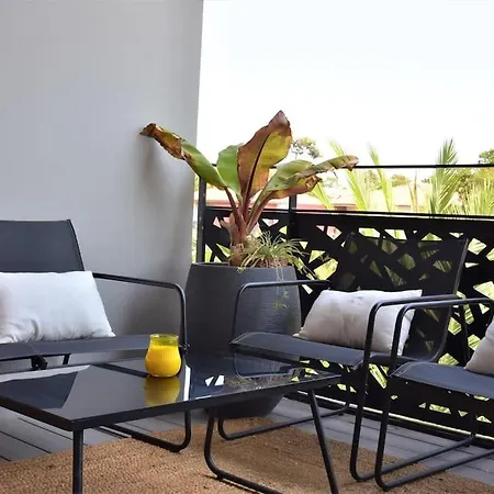 Magnificent , 200m From The Beach. Appartement