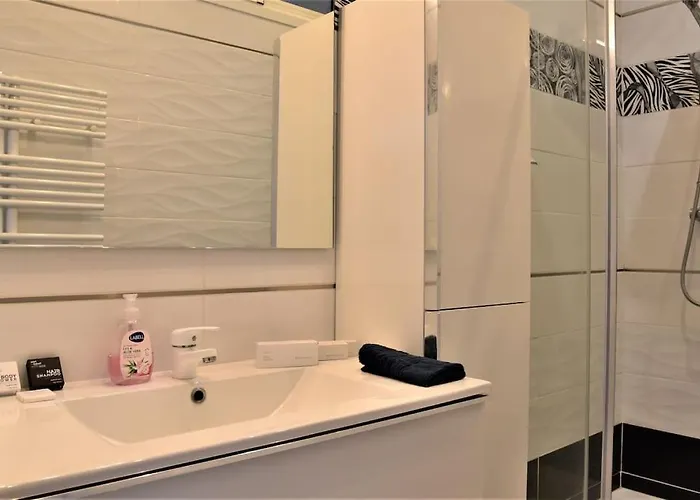 Апартаменты Magnificent , 200m From The Beach.