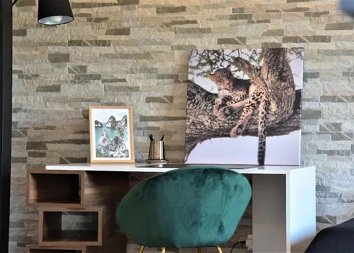 Magnificent , 200m From The Beach. Апартаменты