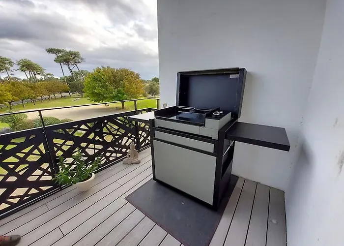 Апартаменты Magnificent , 200m From The Beach.